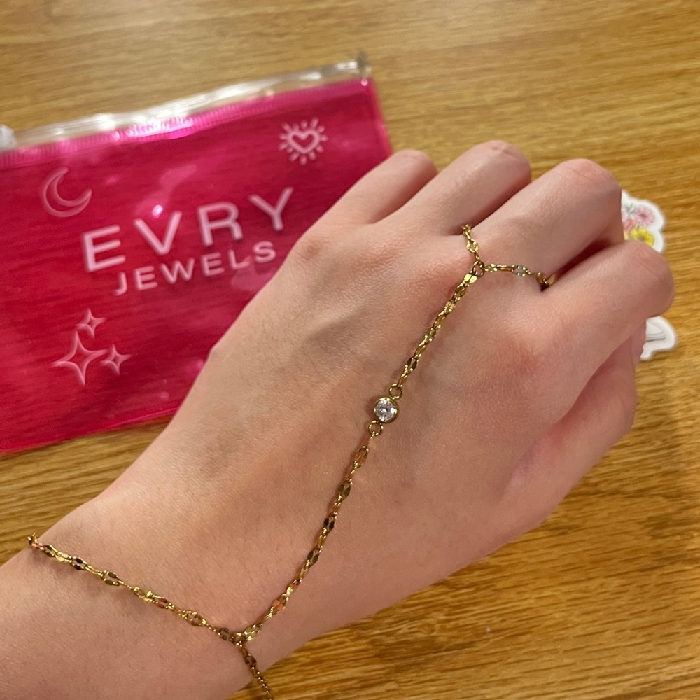 Brand New Evry Jewels Gold chain bracelet (everything in picture is included)